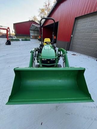 Image of John Deere 1025R equipment image 3