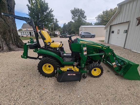 Image of John Deere 1025R equipment image 4