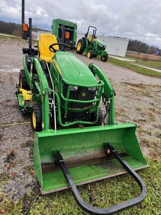 Image of John Deere 1025R equipment image 3