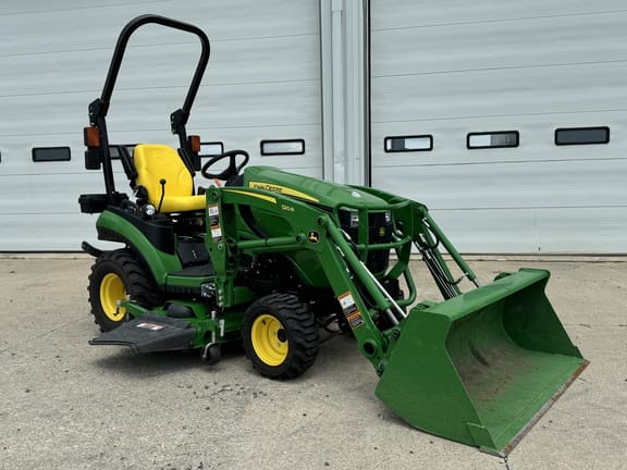 2018 John Deere 1025R Equipment Image0