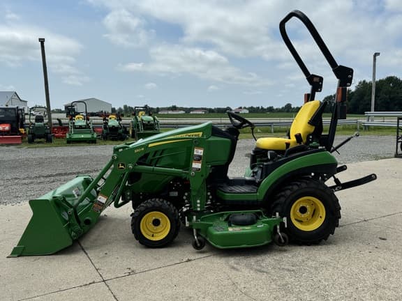 Image of John Deere 1025R equipment image 3