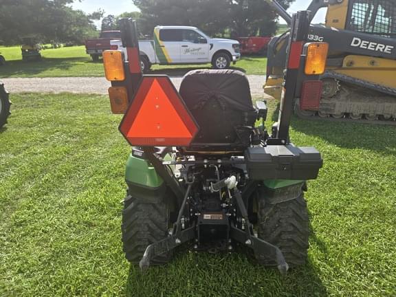 Image of John Deere 1025R equipment image 4