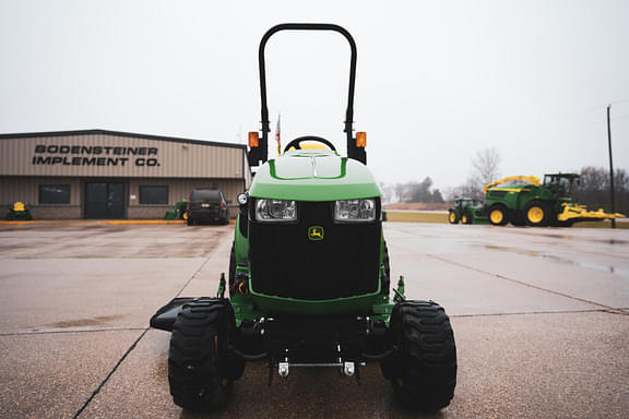 Image of John Deere 1025R equipment image 3