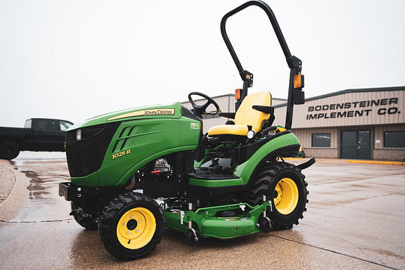 Image of John Deere 1025R equipment image 1