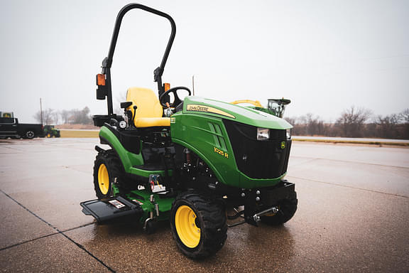 Image of John Deere 1025R equipment image 4