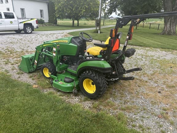 Image of John Deere 1025R equipment image 4