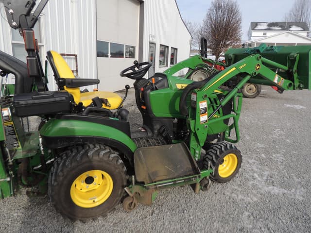 Image of John Deere 1025R equipment image 3