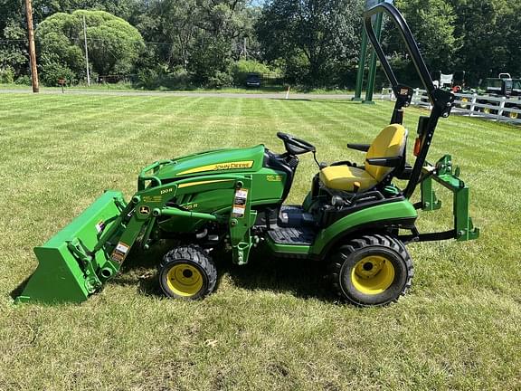 Image of John Deere 1025R equipment image 3