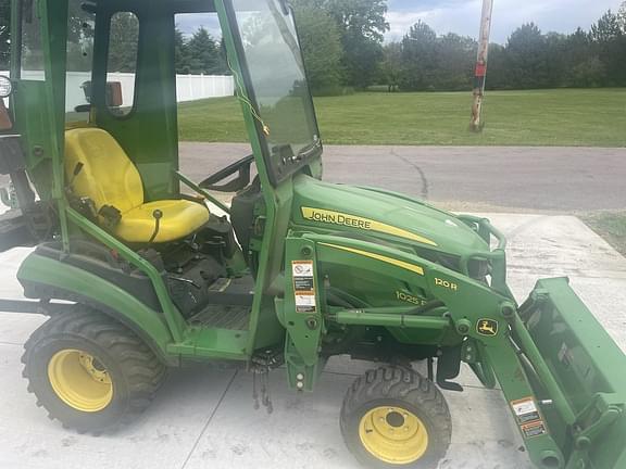 Image of John Deere 1025R equipment image 1