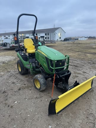 2018 John Deere 1025R Equipment Image0