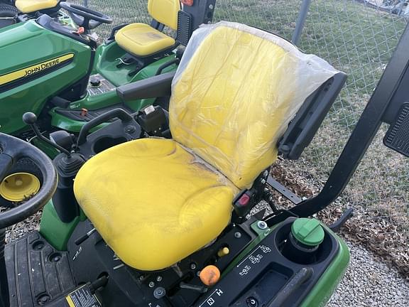 Image of John Deere 1025R equipment image 4