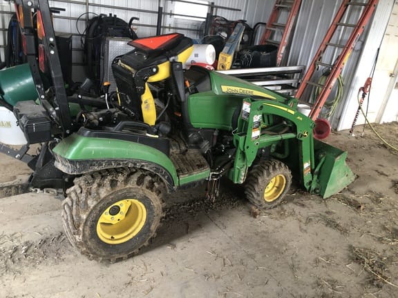 2018 John Deere 1025R Equipment Image0