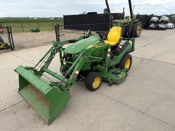 Image of John Deere 1025R equipment image 3