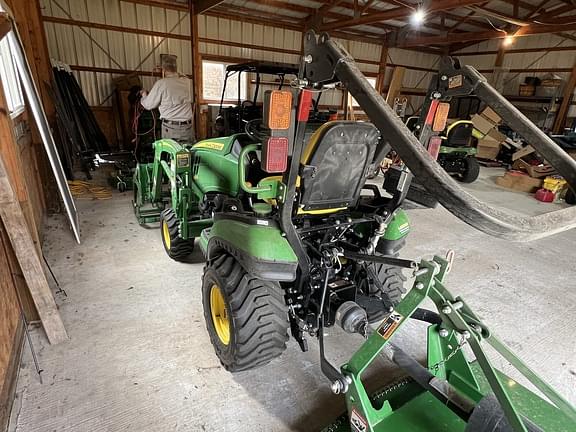 Image of John Deere 1025R equipment image 3