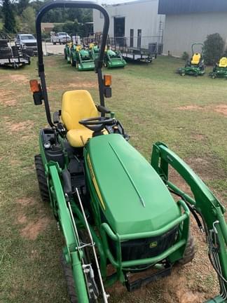 Image of John Deere 1025R equipment image 3