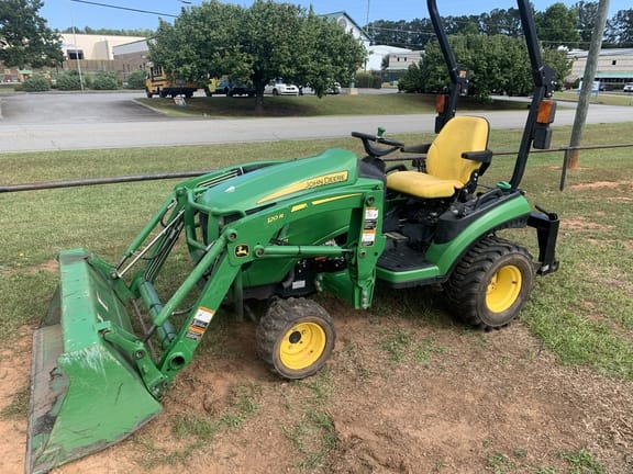 2018 John Deere 1025R Equipment Image0