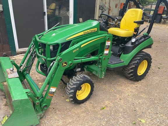 2018 John Deere 1025R Equipment Image0