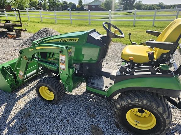 Image of John Deere 1025R equipment image 2