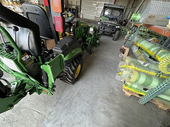 Image of John Deere 1025R equipment image 4