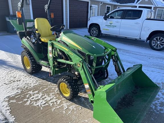 Image of John Deere 1025R equipment image 3