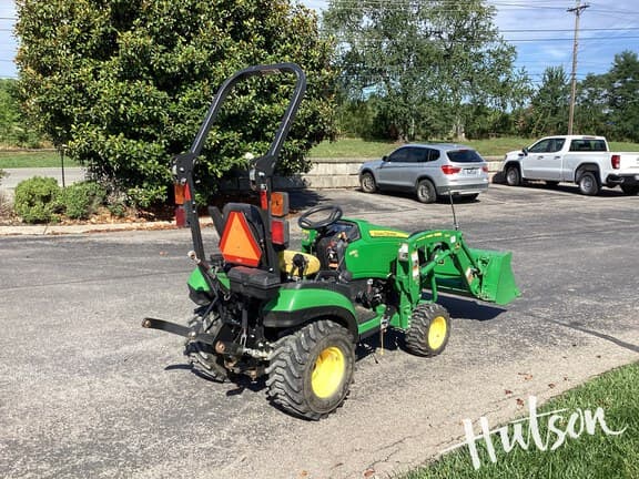 Image of John Deere 1025R equipment image 2