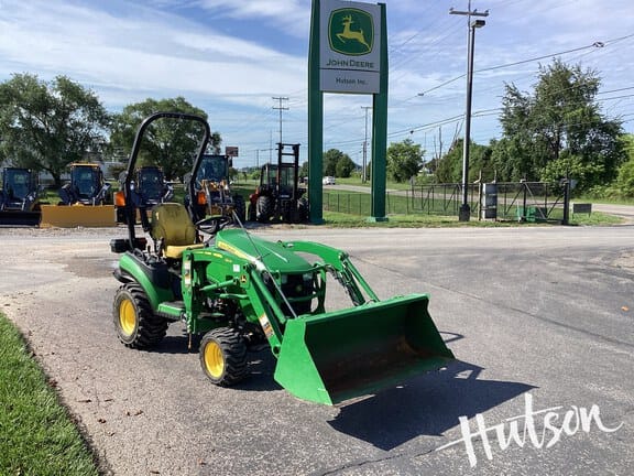 2018 John Deere 1025R Equipment Image0