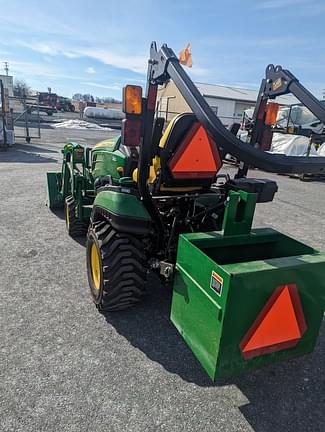 Image of John Deere 1025R equipment image 3