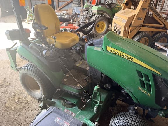 Image of John Deere 1025R equipment image 1