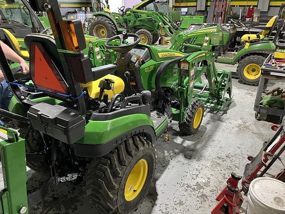 Image of John Deere 1025R equipment image 3