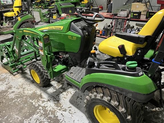 Image of John Deere 1025R equipment image 4