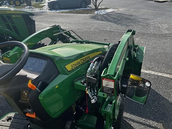 Image of John Deere 1025R equipment image 4