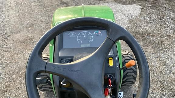 Image of John Deere 1025R equipment image 2