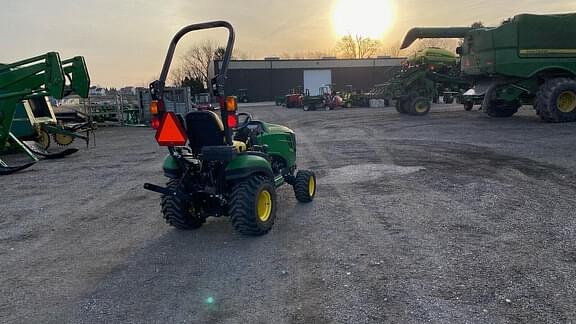 Image of John Deere 1025R equipment image 3