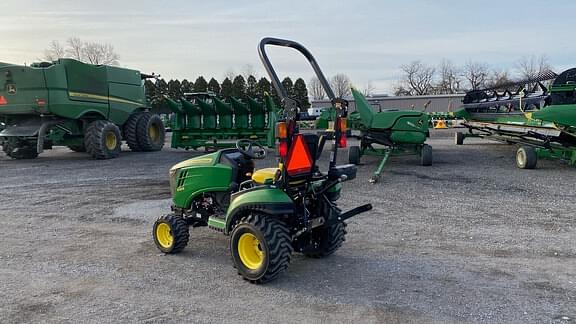 Image of John Deere 1025R equipment image 4