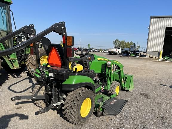 Image of John Deere 1025R equipment image 3
