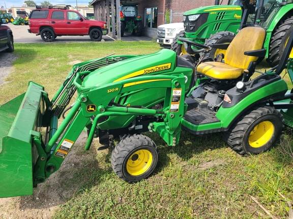 Image of John Deere 1025R equipment image 2