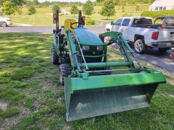 Image of John Deere 1025R equipment image 4