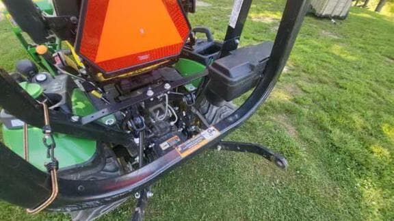 Image of John Deere 1025R equipment image 3