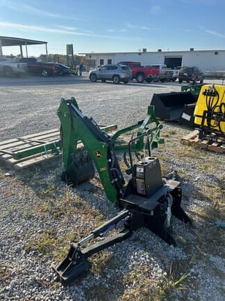 Image of John Deere 1025R equipment image 2