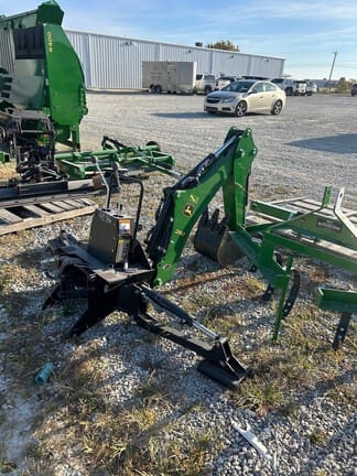 2018 John Deere 1025R Equipment Image0