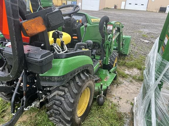 Image of John Deere 1025R equipment image 3