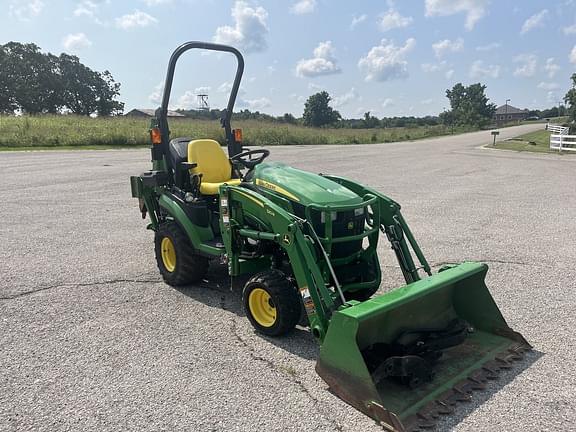 Image of John Deere 1025R equipment image 4