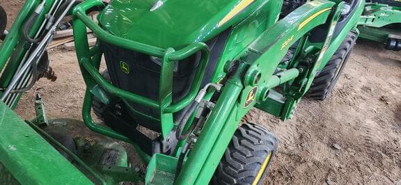 Image of John Deere 1025R equipment image 3