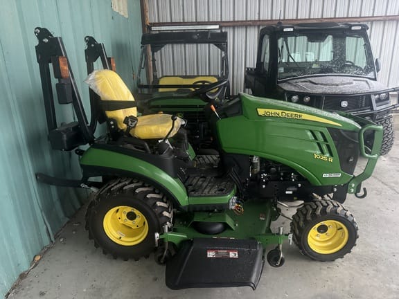 2018 John Deere 1025R Equipment Image0