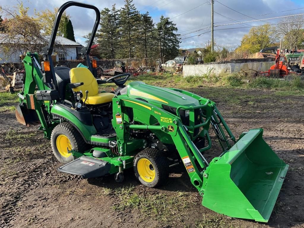 2018 John Deere 1025R Equipment Image0