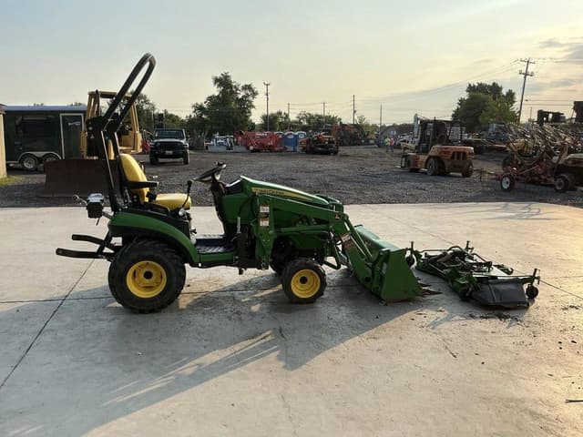 Image of John Deere 1025R equipment image 4