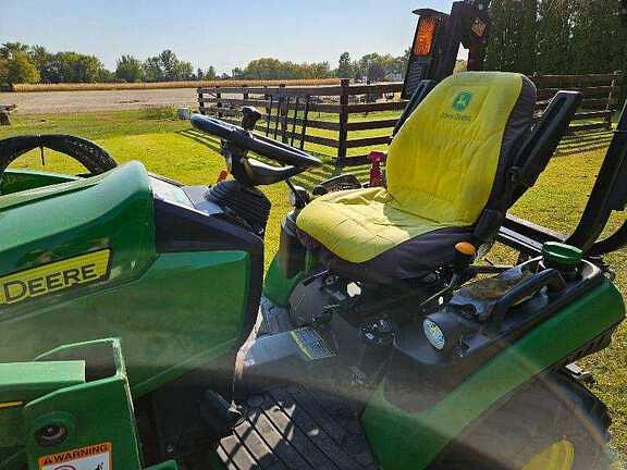 Image of John Deere 1025R equipment image 3