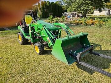 Main image John Deere 1025R