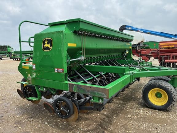 Image of John Deere 1590 equipment image 1