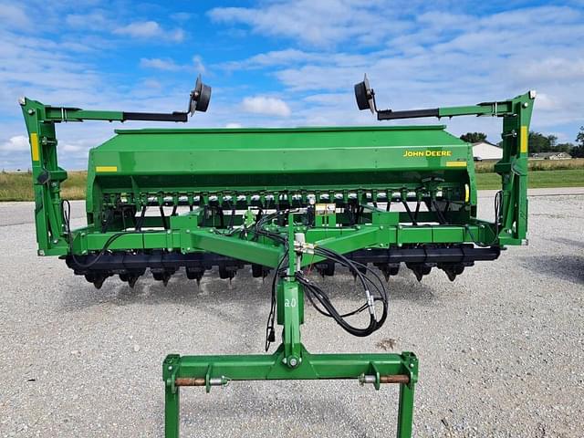 Image of John Deere 1590 equipment image 1